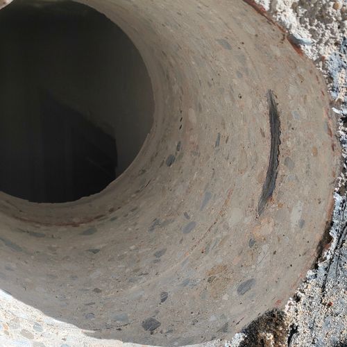 Отверстие под вентиляцию в цоколе дома